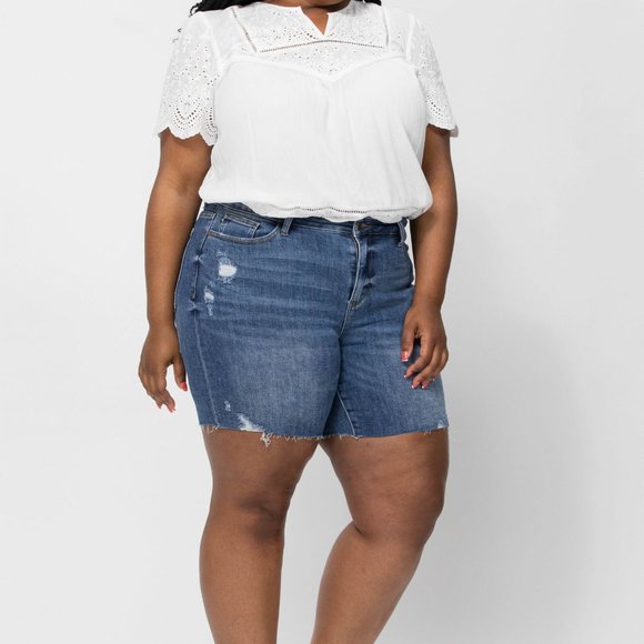 Judy Blue Mid Rise 2 Button Mid Length Medium Wash Denim Shorts